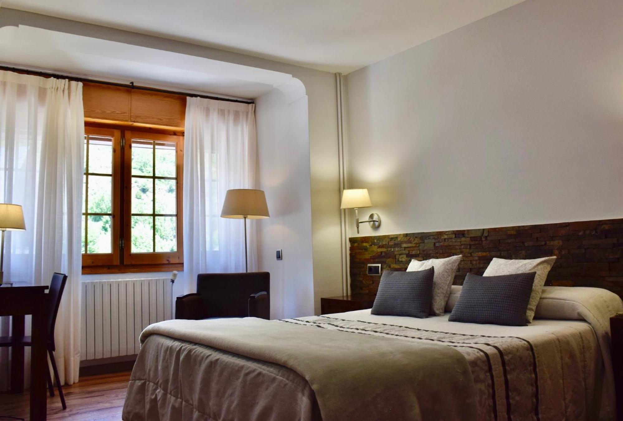 Hotel L'Auet Erillavall Exteriér fotografie